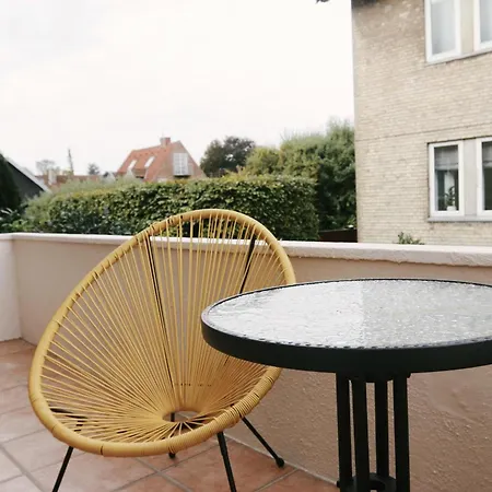 Nice 1-bed In Peaceful Surroundings *