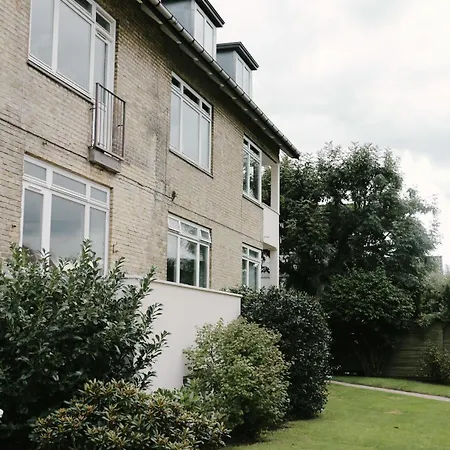 Nice 1-bed In Peaceful Surroundings Apartment *